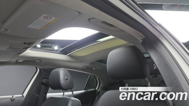 Mercedes-Benz GLA-Class (X156) GLA220 Premium 2019 — фото 15