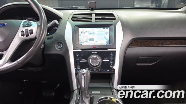 Ford Explorer 3.5 Limited 4WD 5th 2015 — фото 12
