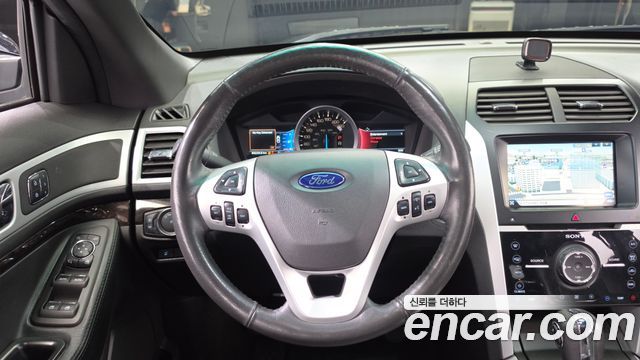 Ford Explorer 3.5 Limited 4WD 5th 2015 — фото 13