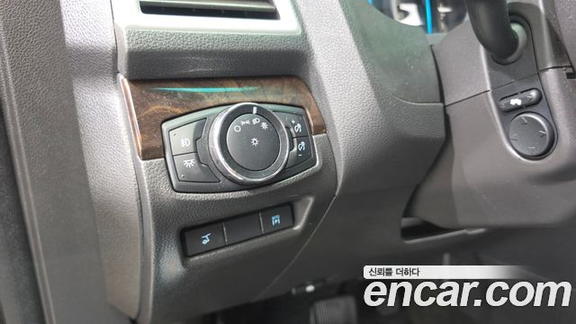 Ford Explorer 3.5 Limited 4WD 5th 2015 — фото 20