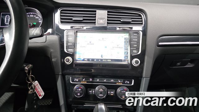 Volkswagen Golf (VII) 2.0 TDI 2016 — фото 18