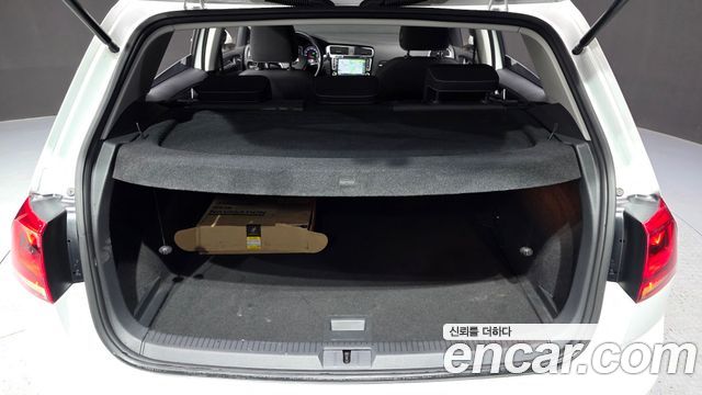 Volkswagen Golf (VII) 2.0 TDI 2016 — фото 21