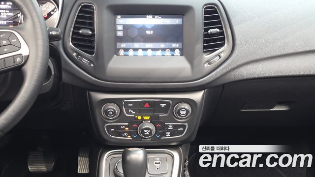 Jeep Compass (II) 2.4 Longitude AWD 2018 — фото 13