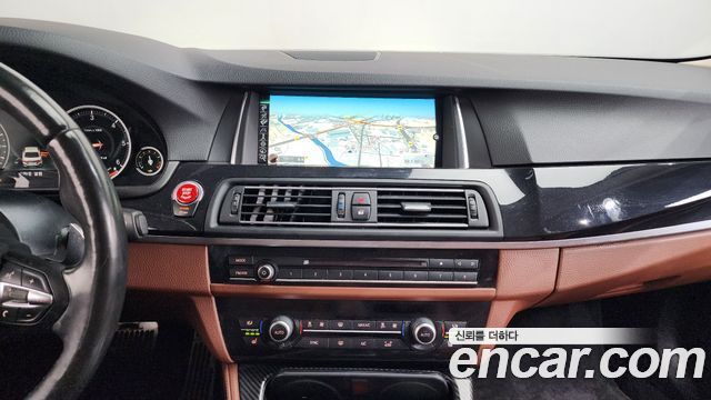 BMW 5 Series (F10) 520d xDrive M Aero Dynamic 2016 — фото 16