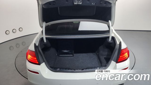 BMW 5 Series (F10) 520d xDrive M Aero Dynamic 2016 — фото 24