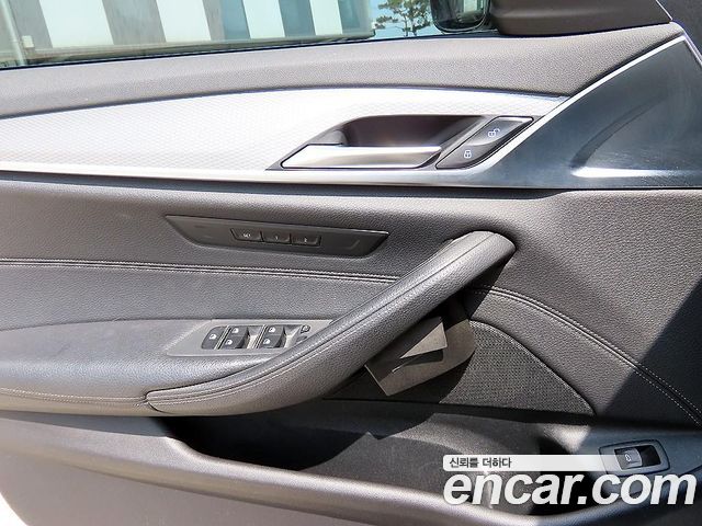 BMW 5 Series (G30) 530i xDrive M Sport Package 2018 — фото 16