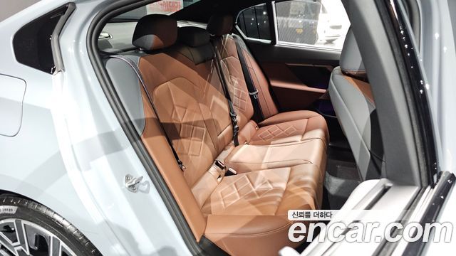 BMW 5 Series (G60) 530i xDrive M Sport Pro Special Edition 2026 — фото 11