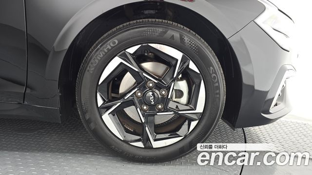 Kia K5 (III) 2.0 Prestige 2024 — фото 27