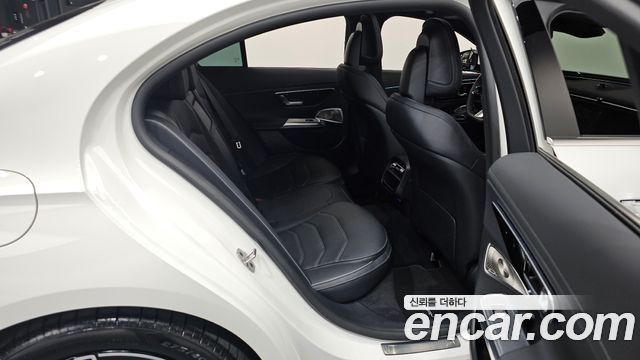Mercedes-Benz E-Class (W214) E300 4MATIC AMG Line 2025 — фото 11