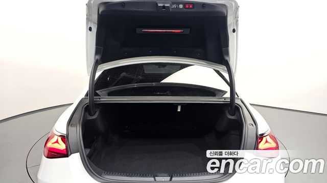 Mercedes-Benz E-Class (W214) E300 4MATIC AMG Line 2025 — фото 17