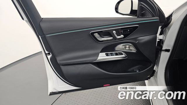 Mercedes-Benz E-Class (W214) E300 4MATIC AMG Line 2025 — фото 24