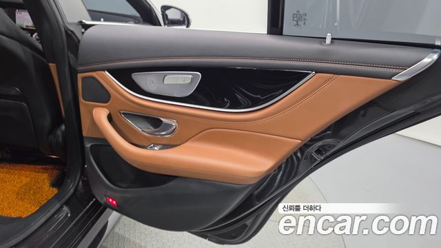 Mercedes-Benz AMG GT 4Door 43 4MATIC+ 2021 — фото 25