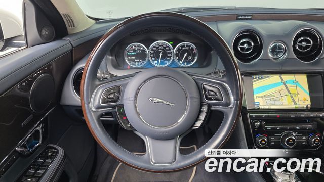 Jaguar XJ 3.0 SC AWD Portfolio LWB X351 2014 — фото 13