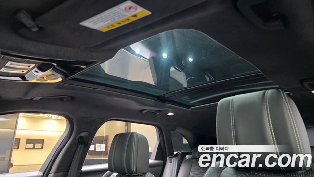 Land Rover Range Rover Velar 5.0 SV AB Autobiography Dynamic 2019 — фото 18