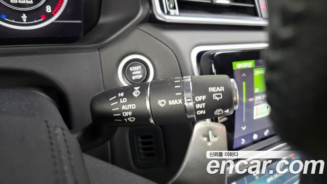 Land Rover Range Rover Velar 5.0 SV AB Autobiography Dynamic 2019 — фото 36