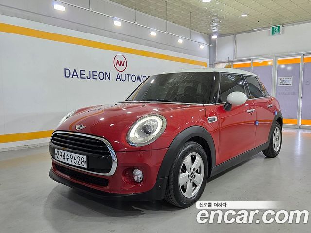 MINI Cooper 5Door Standard 3rd