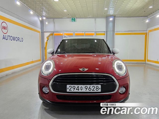 MINI Cooper 5Door Standard 3rd 2018 — фото 2