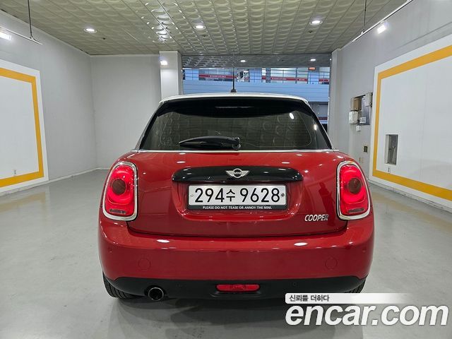 MINI Cooper 5Door Standard 3rd 2018 — фото 4