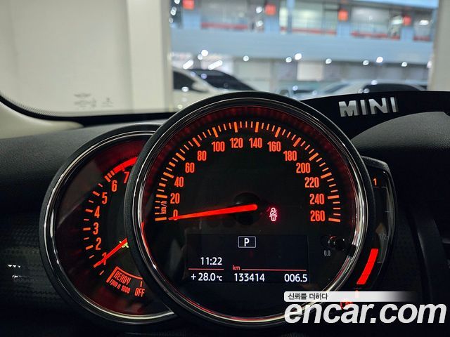 MINI Cooper 5Door Standard 3rd 2018 — фото 6
