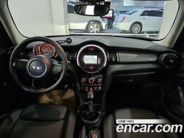 MINI Cooper 5Door Standard 3rd 2018 — фото 7