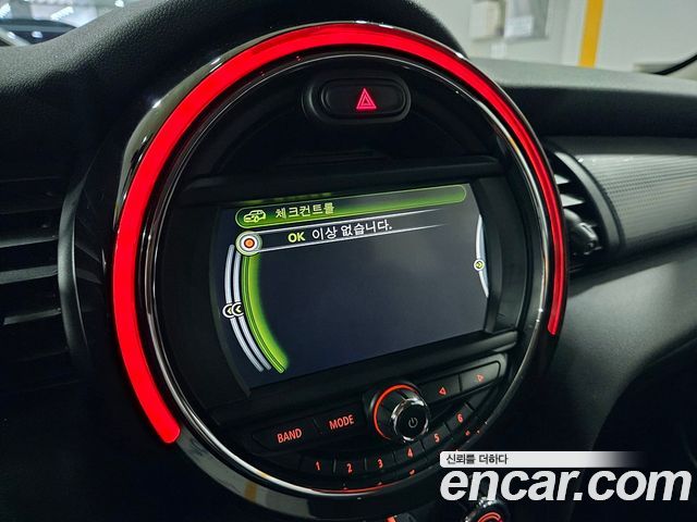 MINI Cooper 5Door Standard 3rd 2018 — фото 9