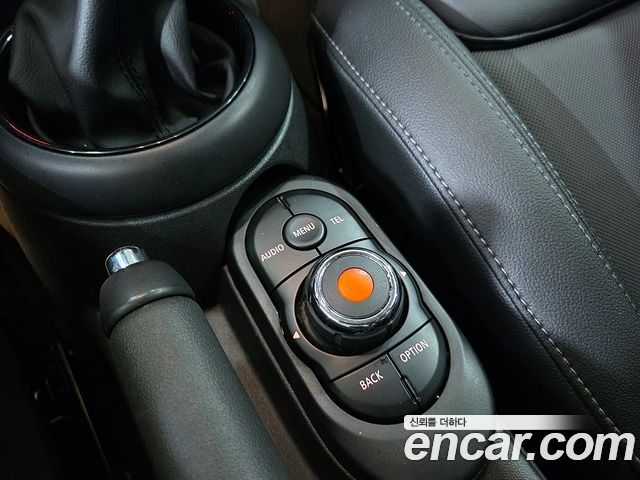 MINI Cooper 5Door Standard 3rd 2018 — фото 17