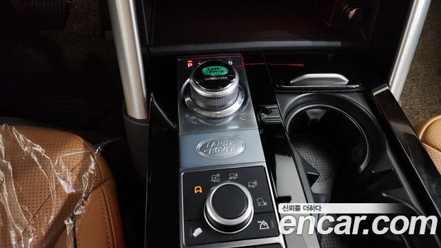 Land Rover Discovery 5 3.0 TD6 HSE Luxury 2018 — фото 9