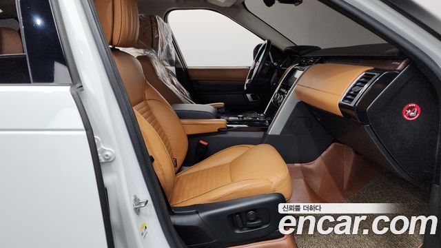 Land Rover Discovery 5 3.0 TD6 HSE Luxury 2018 — фото 26