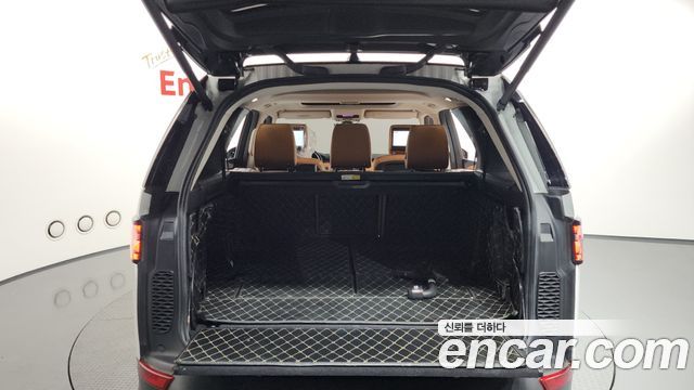Land Rover Discovery 5 3.0 TD6 HSE Luxury 2018 — фото 28