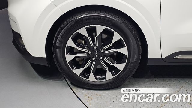 Kia Carnival (IV) Diesel 9-Seater Signature 2023 — фото 5