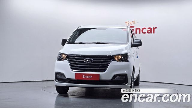 Hyundai Grand Starex Van 5-Seater Smart 2021 — фото 3