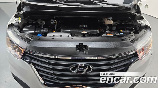 Hyundai Grand Starex Van 5-Seater Smart 2021 — фото 6