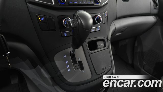 Hyundai Grand Starex Van 5-Seater Smart 2021 — фото 9