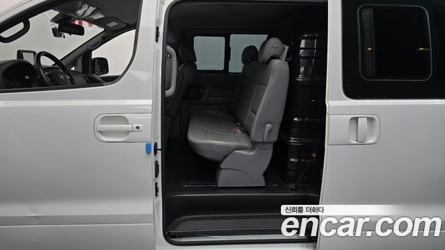 Hyundai Grand Starex Van 5-Seater Smart 2021 — фото 15