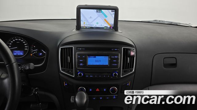 Hyundai Grand Starex Van 5-Seater Smart 2021 — фото 17
