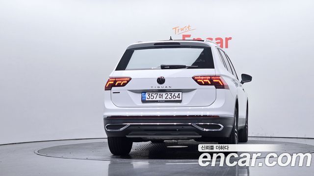 Volkswagen Tiguan Allspace 2.0 TSI Prestige 2023 — фото 4