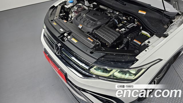 Volkswagen Tiguan Allspace 2.0 TSI Prestige 2023 — фото 6