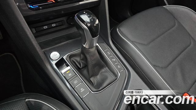 Volkswagen Tiguan Allspace 2.0 TSI Prestige 2023 — фото 9