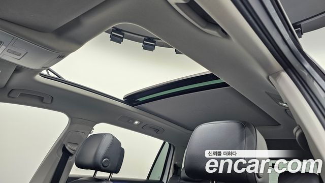 Volkswagen Tiguan Allspace 2.0 TSI Prestige 2023 — фото 19