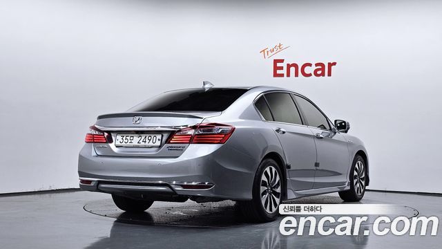 Honda Accord 2.0 Hybrid 9th 2017 — фото 2