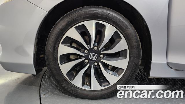 Honda Accord 2.0 Hybrid 9th 2017 — фото 5