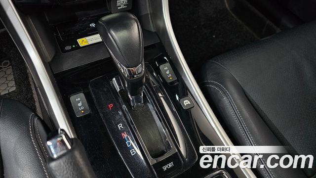 Honda Accord 2.0 Hybrid 9th 2017 — фото 9