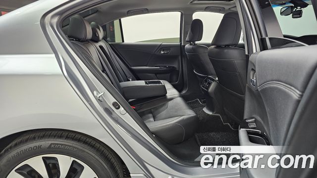 Honda Accord 2.0 Hybrid 9th 2017 — фото 11