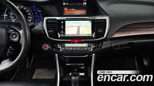 Honda Accord 2.0 Hybrid 9th 2017 — фото 13