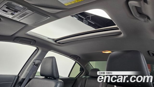Honda Accord 2.0 Hybrid 9th 2017 — фото 17