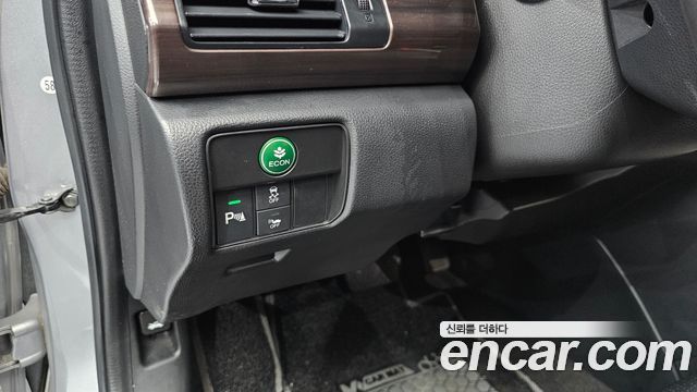 Honda Accord 2.0 Hybrid 9th 2017 — фото 20