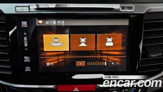 Honda Accord 2.0 Hybrid 9th 2017 — фото 32