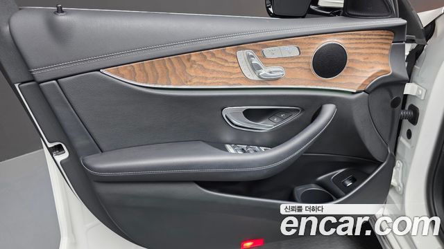 Mercedes-Benz E-Class (W213) E250 Exclusive 2022 — фото 30