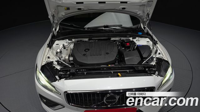 Volvo S60 (III) B5 Ultimate Bright 2024 — фото 6