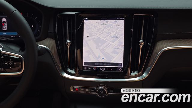 Volvo S60 (III) B5 Ultimate Bright 2024 — фото 19